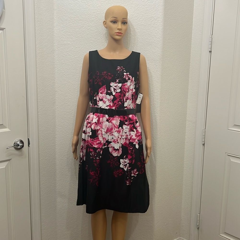 Chetta B Dress Size 8 Scoop Neck Sleeveless Black Pink Floral Midi Belt Cotton